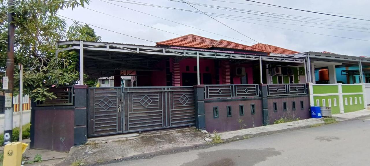 Spot On 92466 Adam Kost Syariahnearwisata Jembatan Barito Otel Banjarmasin  Dış mekan fotoğraf